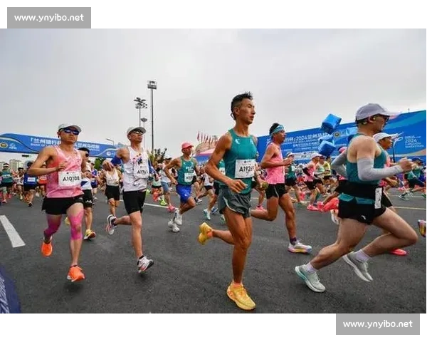 成马开跑，中粮可口可乐四川跑团红动赛道